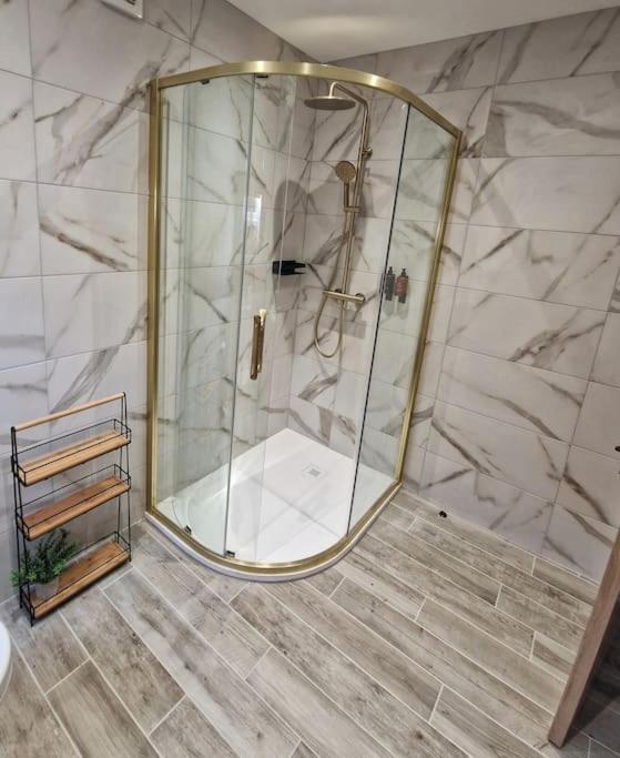 Appartement Gleann Ciuin à Ballymartin Extérieur photo